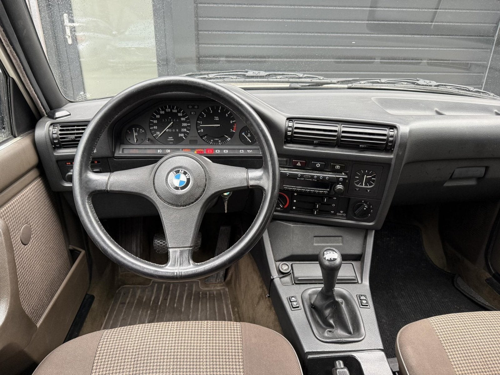 BMW 3 Serie 325i (bj 1985), foto 10
