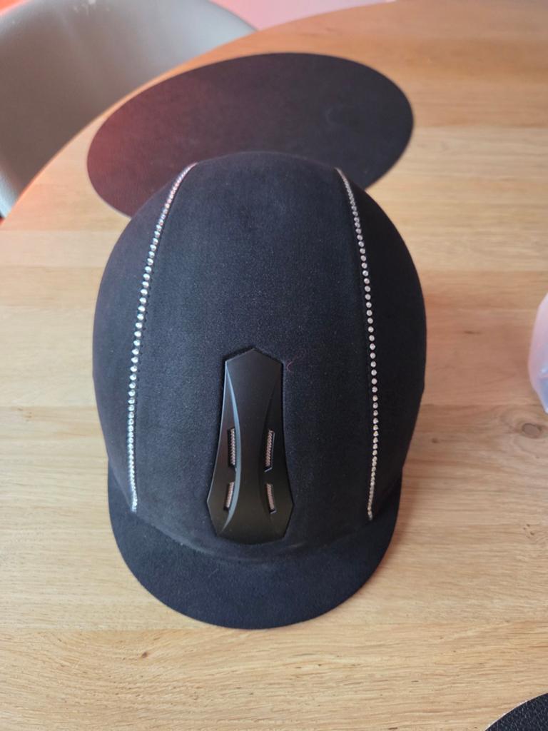 Paardrijcap, Dieren en Toebehoren, Ophalen of Verzenden, Zo goed als nieuw, Dressuur, Cap