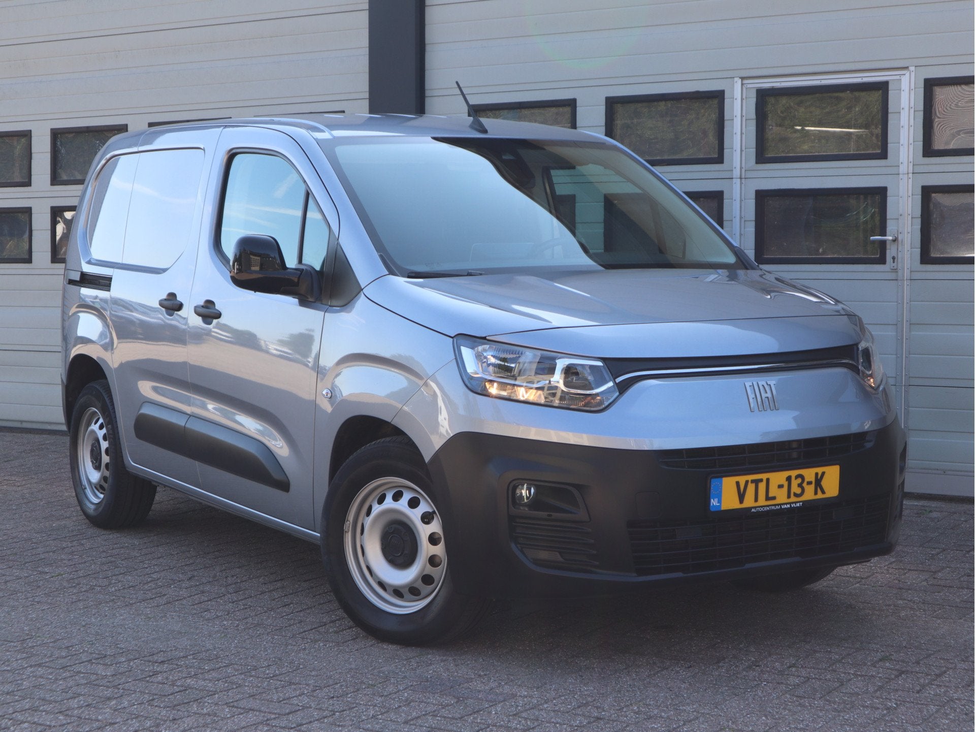 Fiat E-Doblò 136 L1 50 kWh AC+DC Snelladen - Dealer onderho, Gebruikt, Met garantie (alle), Origineel Nederlands, 2 stoelen
