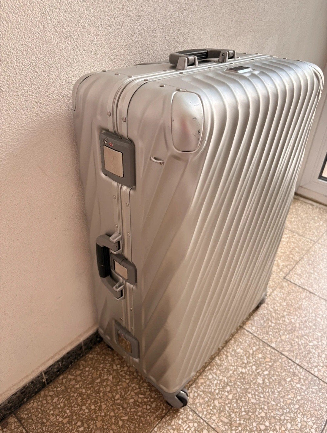 TUMI 19 Degree L Koffer, Ophalen of Verzenden, Gebruikt, Wieltjes