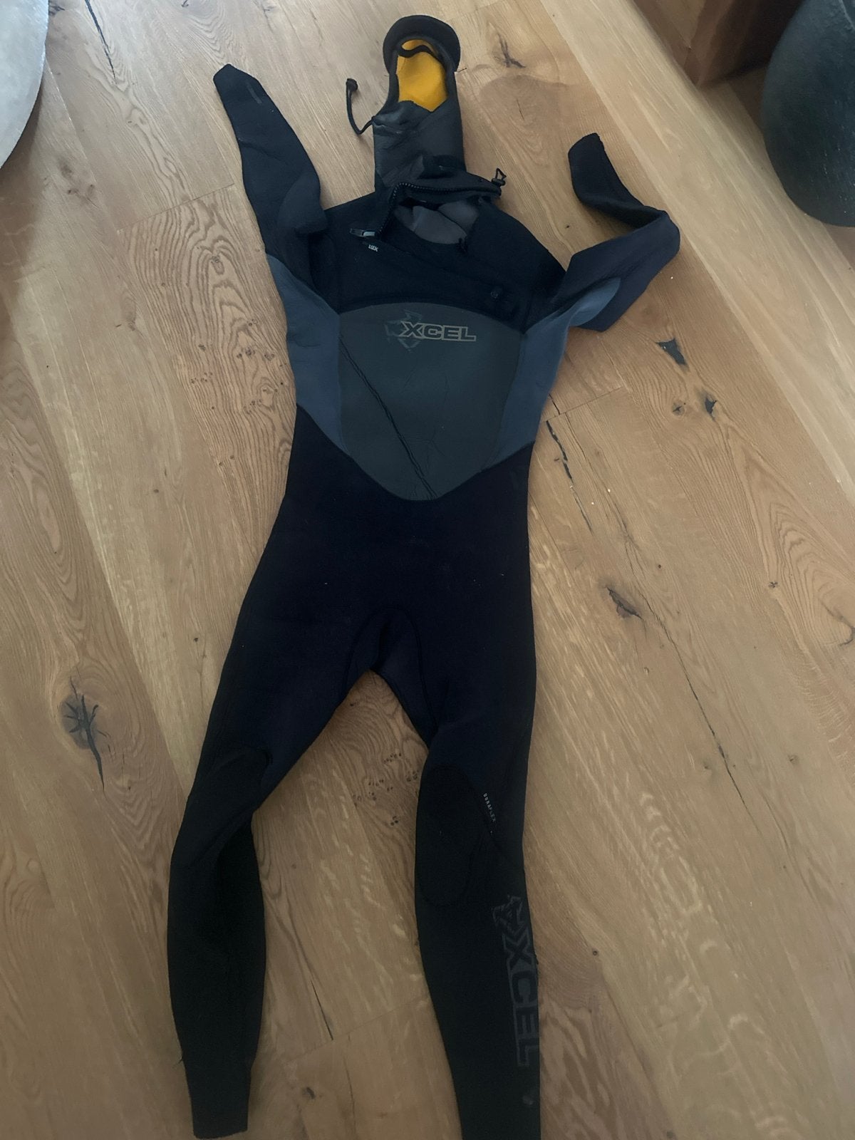 XCEL Wetsuit met capuchon - Gebruikt, Watersport en Boten, Ophalen of Verzenden, Gebruikt, Heer, Wetsuit