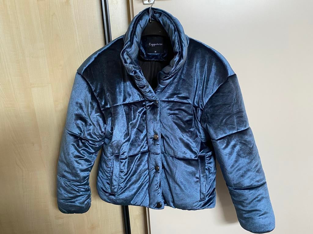 Zgan winterjas Copperose. Blauw metallic glans, maat M., Ophalen of Verzenden, Zo goed als nieuw, Maat 38/40 (M), Blauw