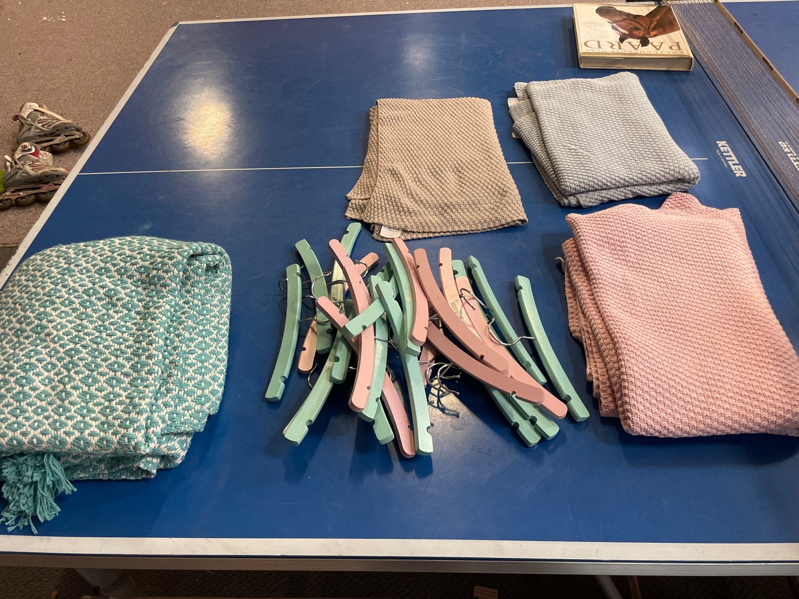Dekentjes babybed en kinderkleerhangers, Gebruikt, Overige merken, Jongetje of Meisje, Ophalen of Verzenden