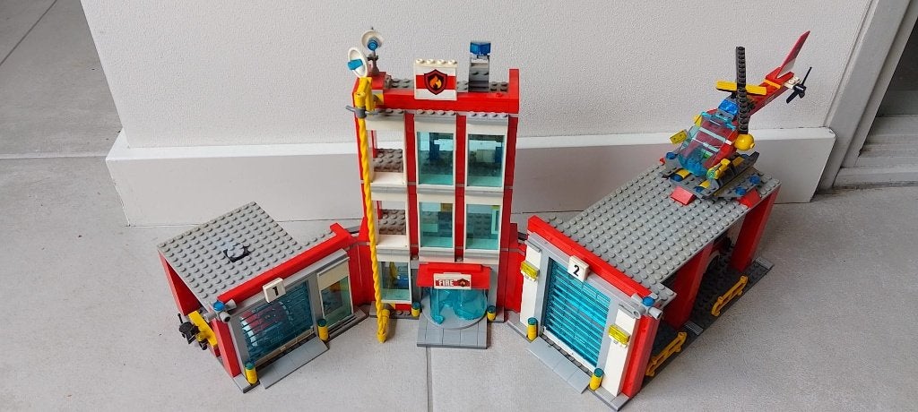 Lego City 60110 brandweerkazerne, City, Lego, Ophalen of Verzenden, Zo goed als nieuw