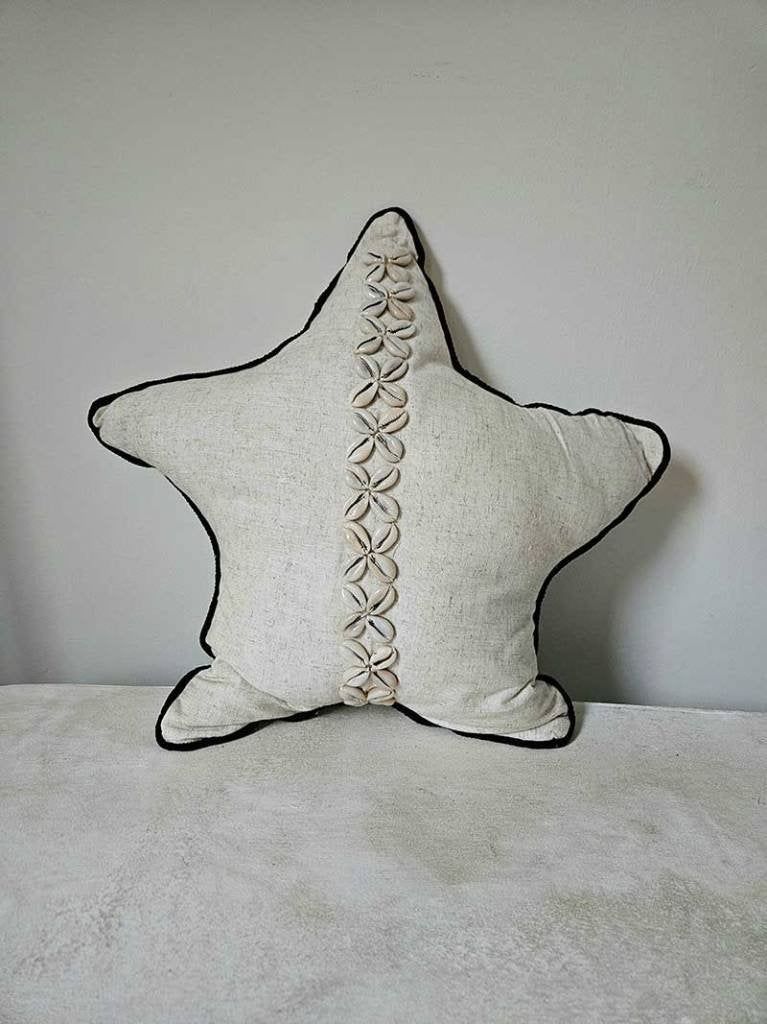 Schelpen ster kauri kussen 2 uit Bali, Huis en Inrichting, Beige, Ophalen of Verzenden, Sierkussen, Overige vormen