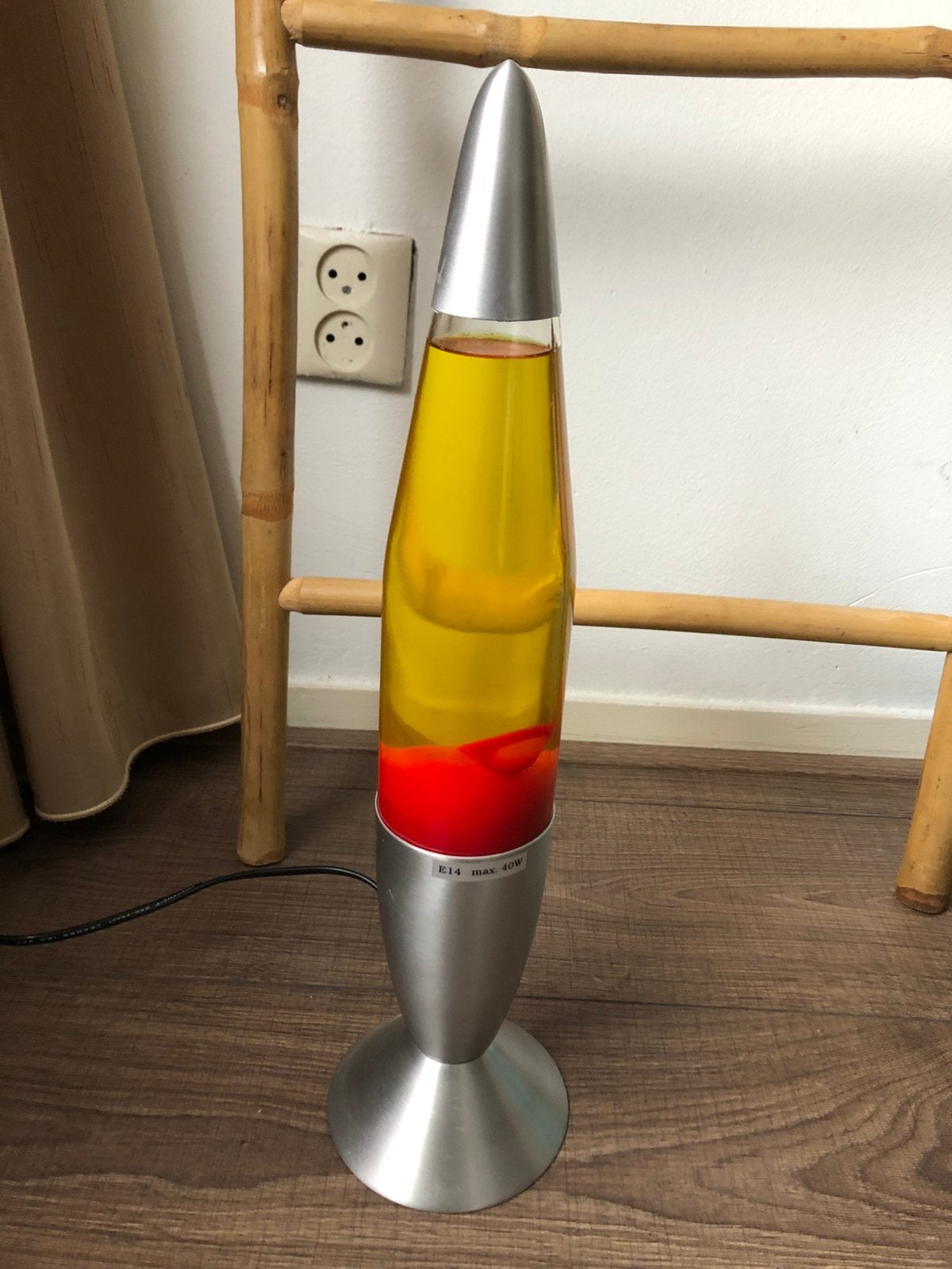 Lavalamp 40 cm geel / rood, Huis en Inrichting, Lavalamp, Ophalen of Verzenden, Zo goed als nieuw, Geel