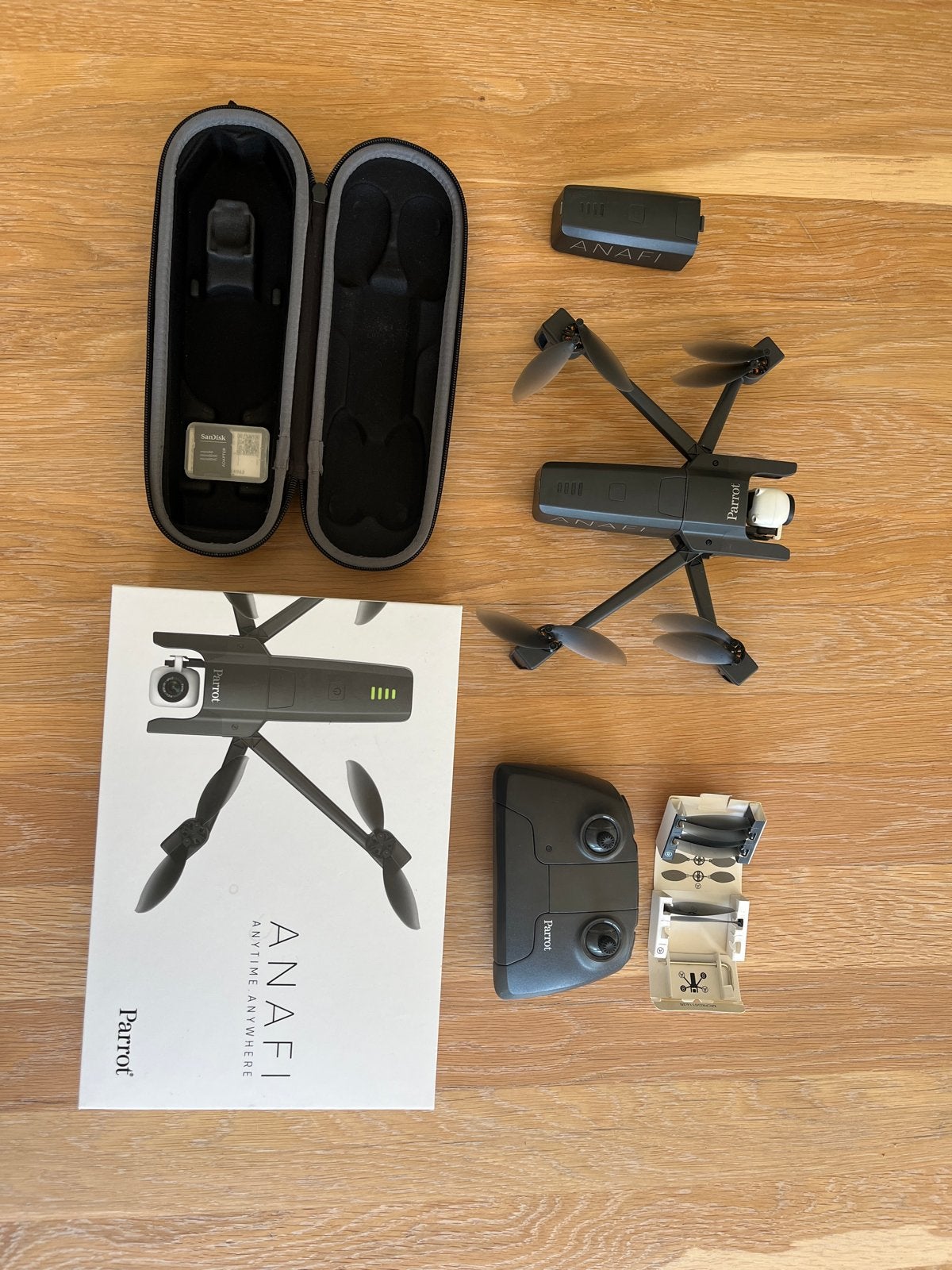 Parrot Anafi Drone, Audio, Tv en Foto, Drones, 250 tot 900 gram, Cameradrone, Extra accu('s), Zo goed als nieuw