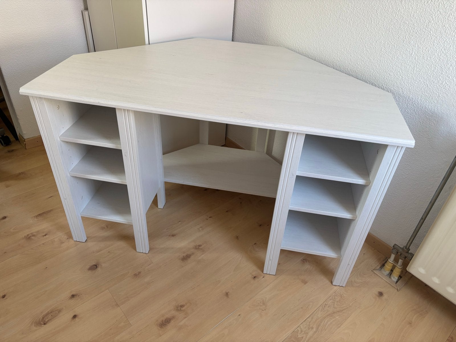 Wit hoekbureau met opbergruimte, zo goed als nieuw, Huis en Inrichting, Ophalen, Opbergruimte, Hoekbureau, Zo goed als nieuw