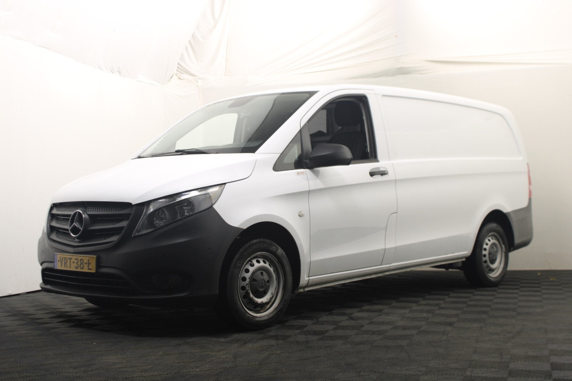Mercedes-Benz Vito 114 CDI Lang (bj 2016), Auto's, Bestelauto's, Automaat, Euro 5, Zwart, 4 cilinders