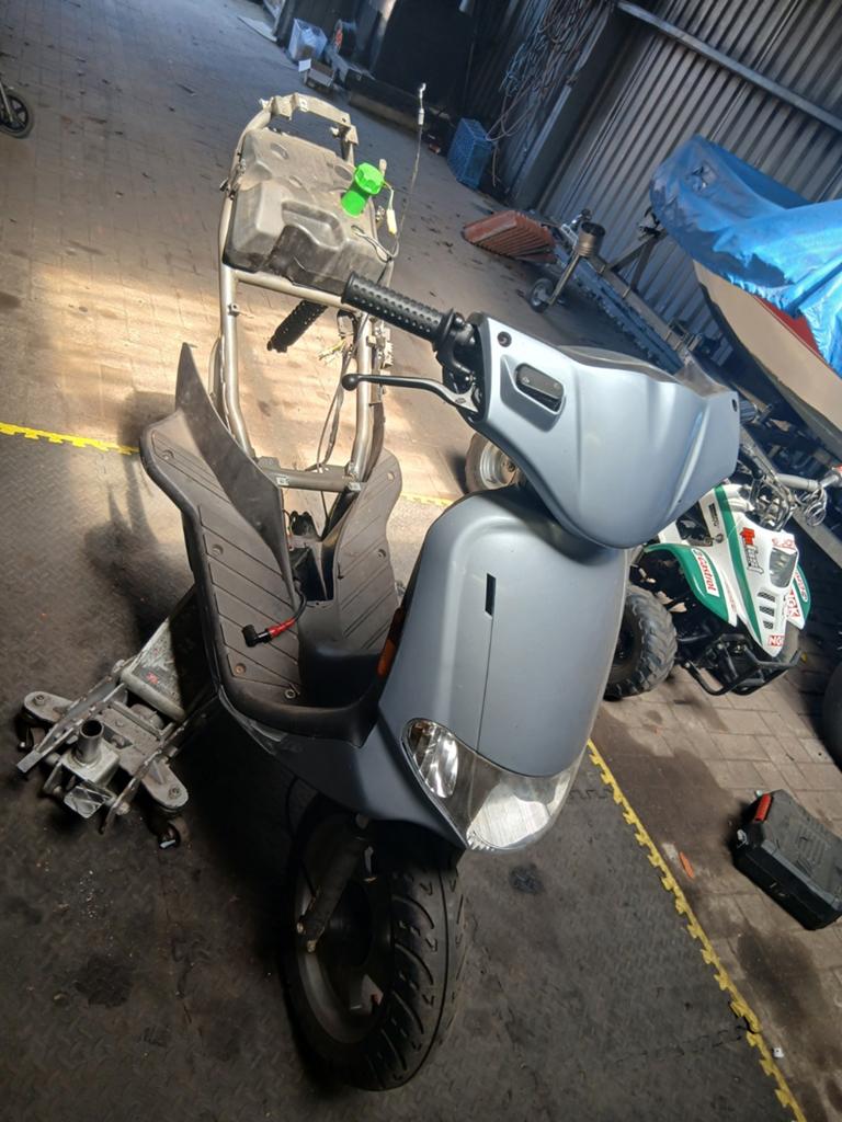 Derbi atlantis 2t 2005 onderdelen, Ophalen, Tweetakt