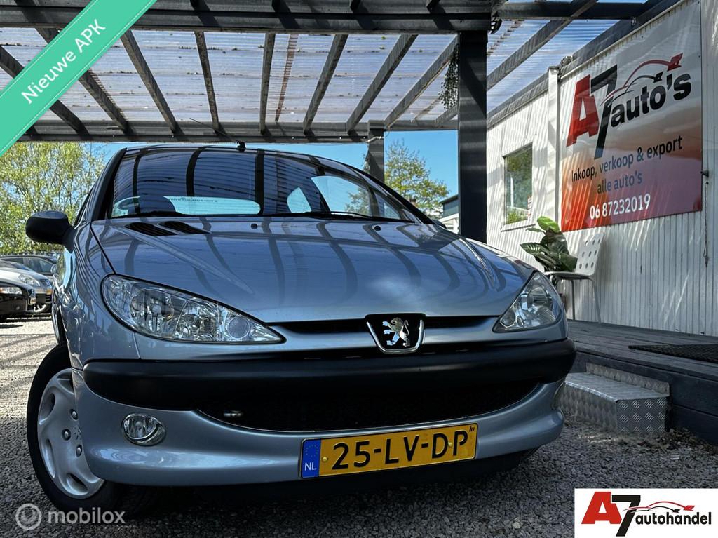 Peugeot 206 1.4 Gentry Nieuwe APK//Automaat, Auto's, Bedrijf, 75 pk, 1100 kg, Zilver of Grijs