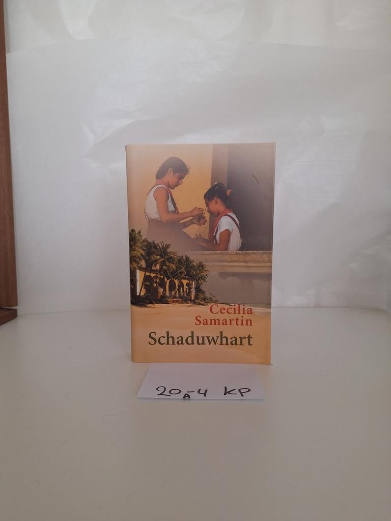 Cecilia Samartin - Schaduwhart (Paperback), Boeken, Romans, Gelezen, Nederland, Ophalen of Verzenden
