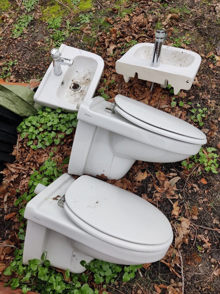 2 toiletpotten en 2 kleine wasbakken (merk Sphinx), Ophalen, Gebruikt, Toilet