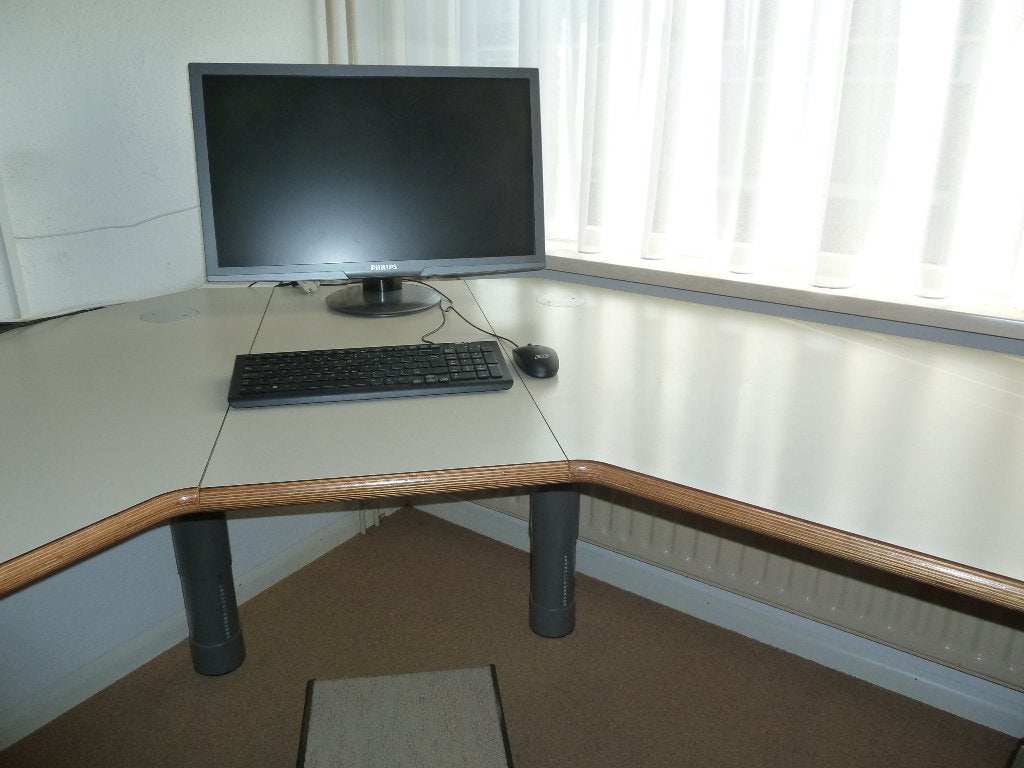Professioneel hoekbureau / computertafel, Ophalen, Hoekbureau