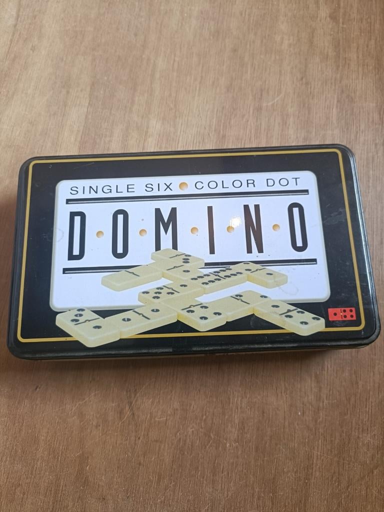 Domino spel in blikken doos - Single Six Color Dot, Een of twee spelers, Ophalen of Verzenden, Zo goed als nieuw, Onbekend