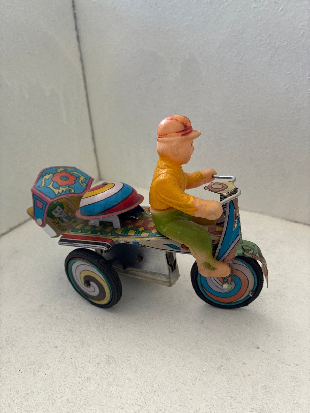 Vintage blikken speelgoed driewieler met figuur, Ophalen of Verzenden