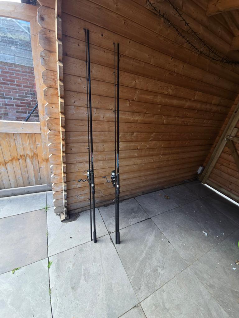 2x karperhengel 12ft 2.5lbs + molen 5000, Ophalen, Zo goed als nieuw, Complete hengel