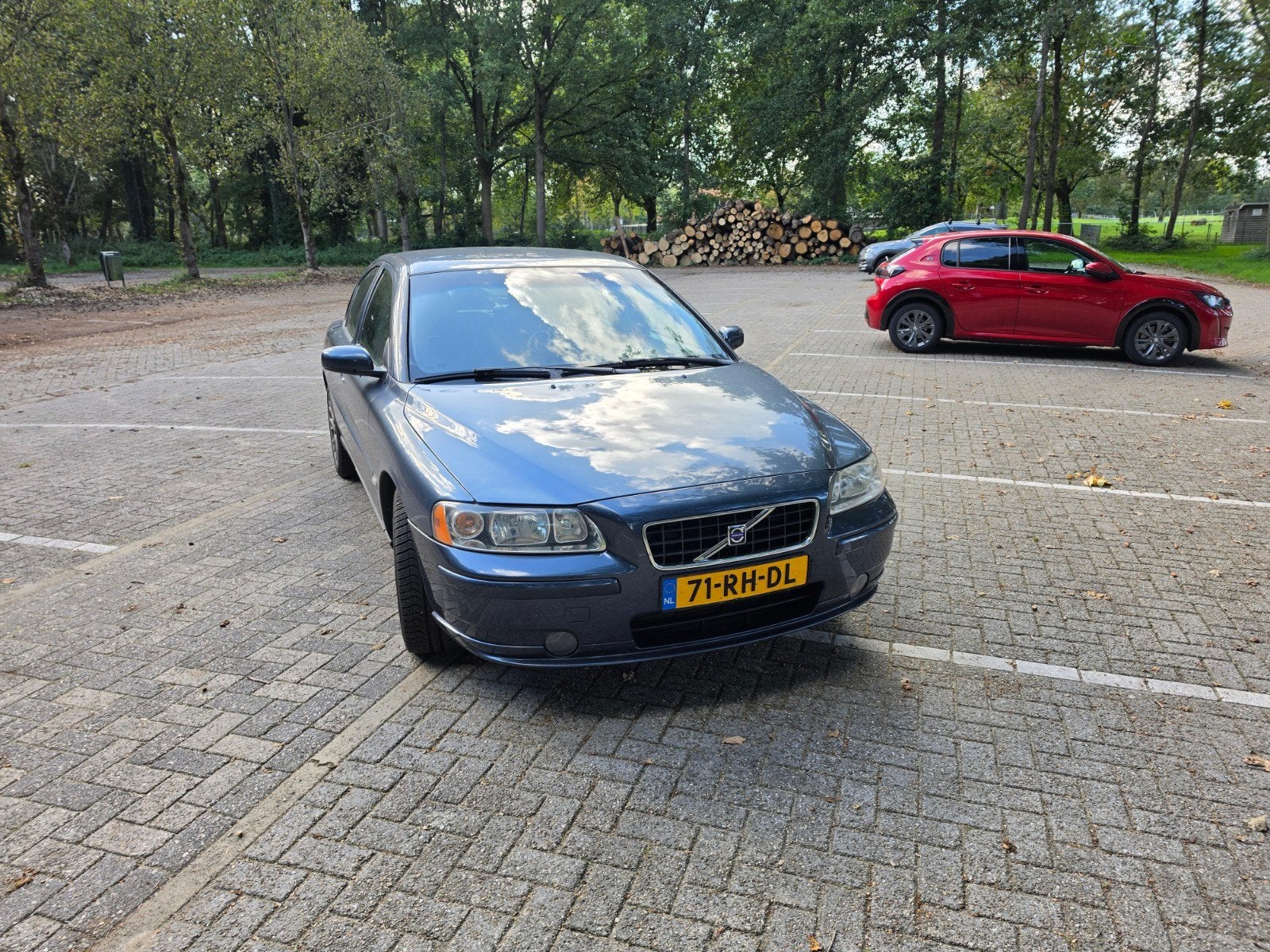 Volvo S60 2.0 T 2005 Blauw met Airco ijskoud, Voorwielaandrijving, 1984 cc, S60, 75 €/maand