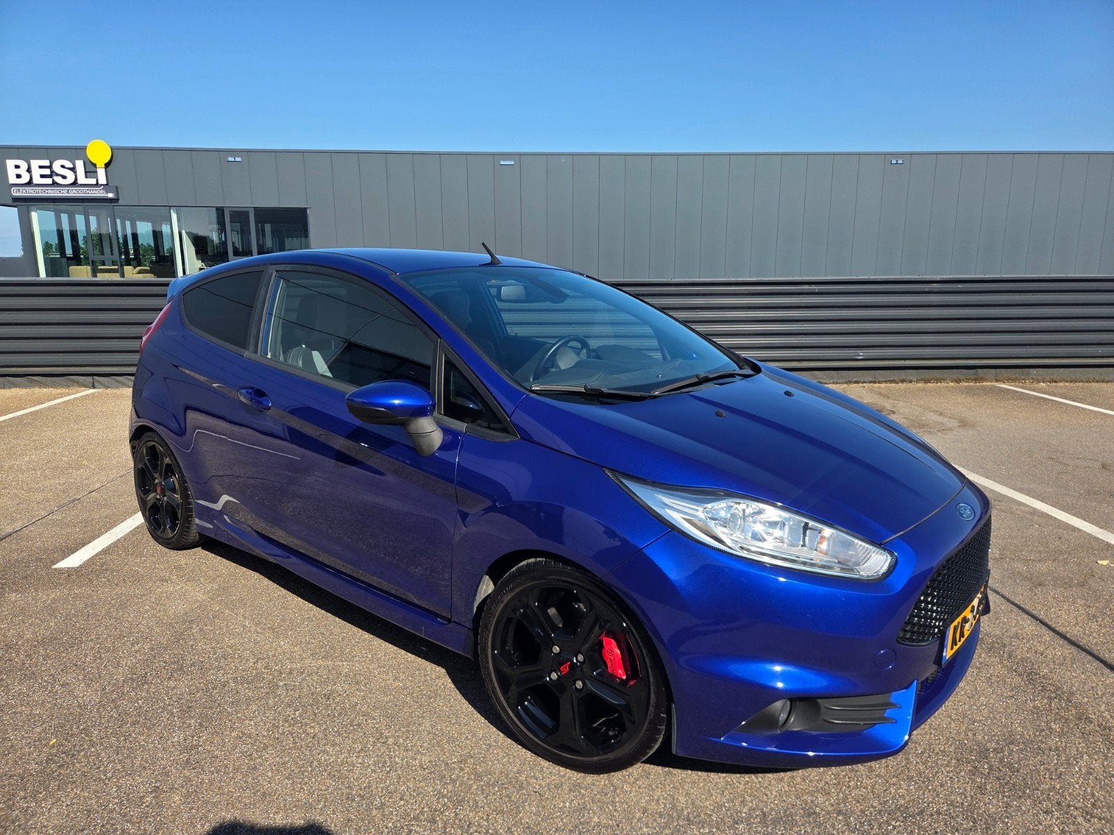 Ford Fiësta 1.6 ST 2014 Nieuwe APK Bilstein, Auto's, Ford, Voorwielaandrijving, 1596 cc, 1063 kg, 4 cilinders