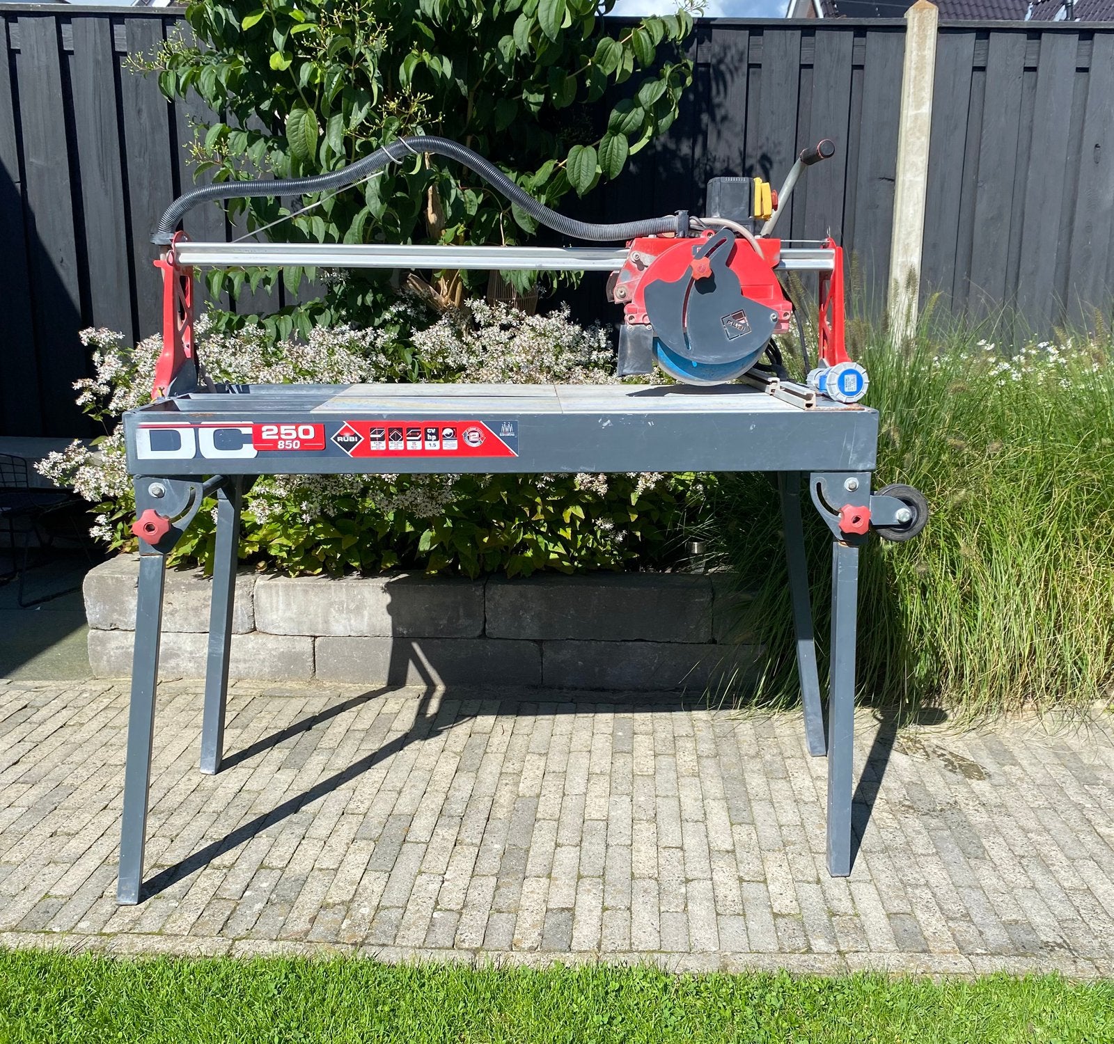 Rubi DC 250 850 tegelzaagmachine, Ophalen, Zo goed als nieuw, 1200 watt of meer, 70 mm of meer