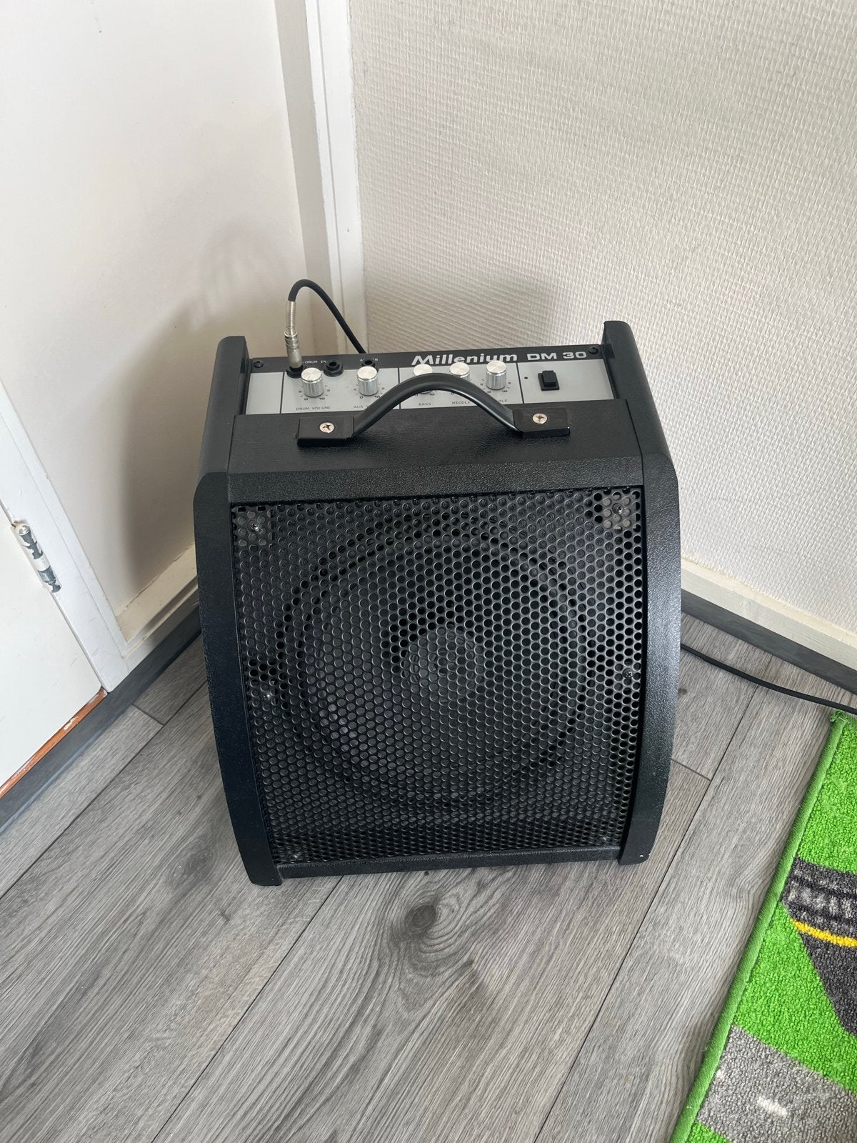 Foto 4 van Millennium MPS-150 Elektrisch drumstel met versterker.