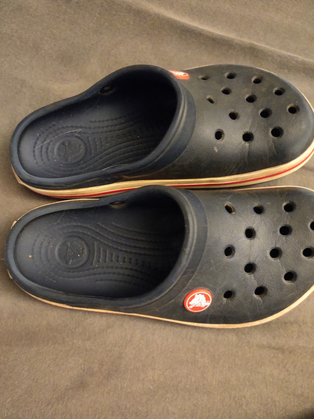 Crocs Klompen - Donkerblauw met Rode en Witte Streep, Blauw, Crocs, Gedragen, Ophalen