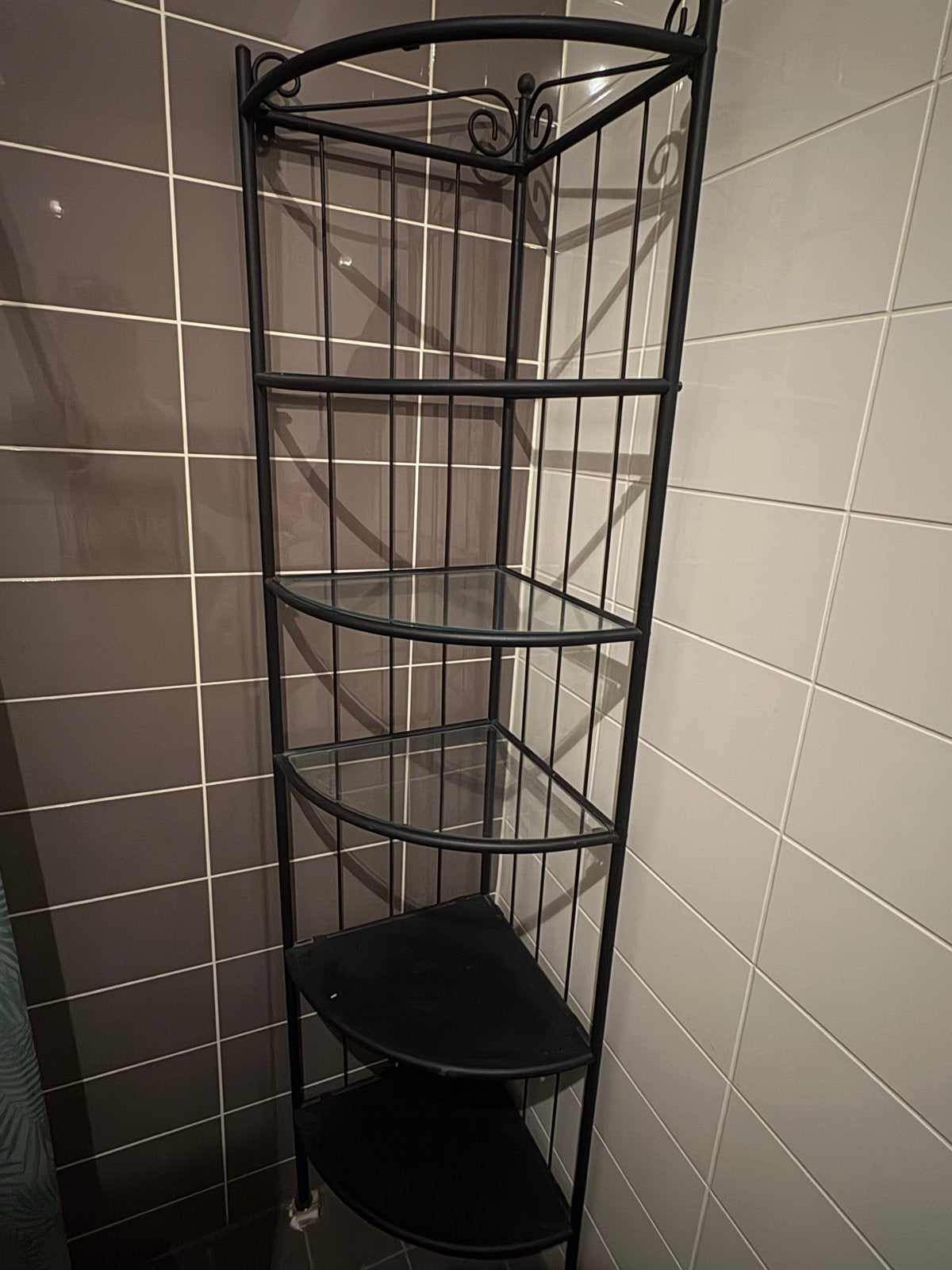 GRATIS Hoge hoekkast met glasplaten - ideaal voor badkamer, Ophalen, Gebruikt