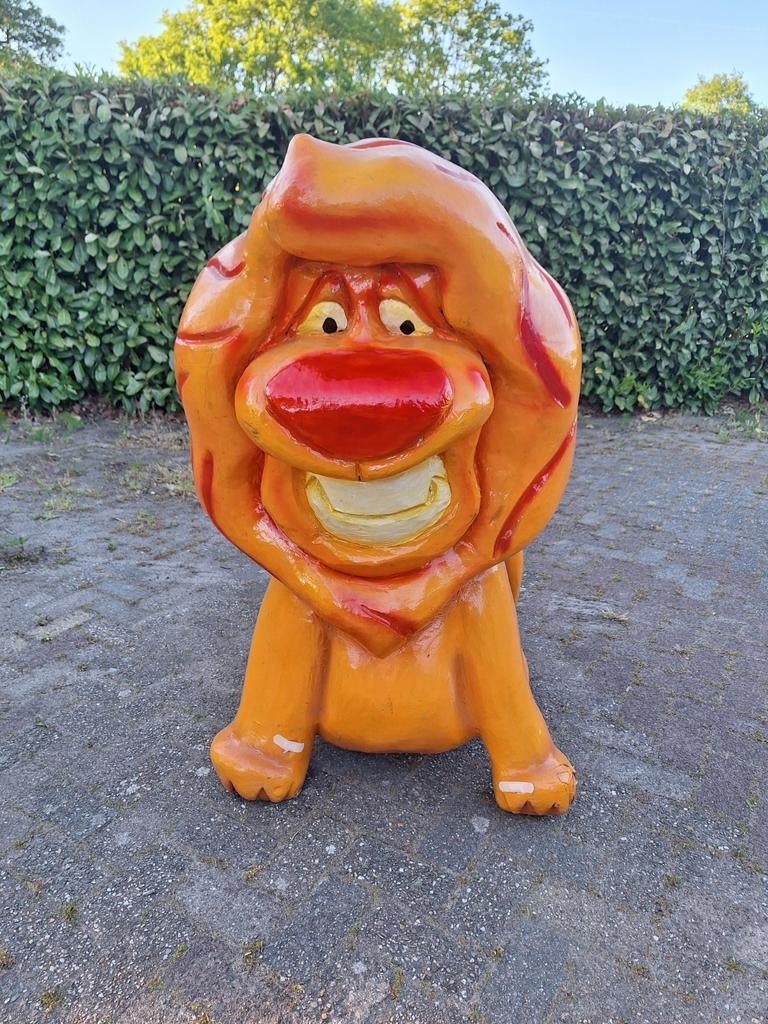 Super gave NL elftal Leeuwenmascotte voor het WK, Ophalen, Gebruikt, Feestartikel, Overige