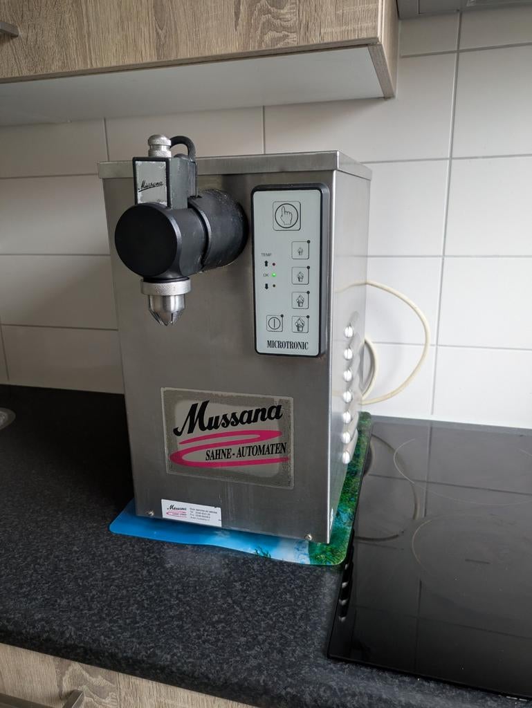 Mussana Pony 2 Liter slagroommachine, Zakelijke goederen, Horeca | Keukenapparatuur, Ophalen, Gebruikt, Koelen en Vriezen