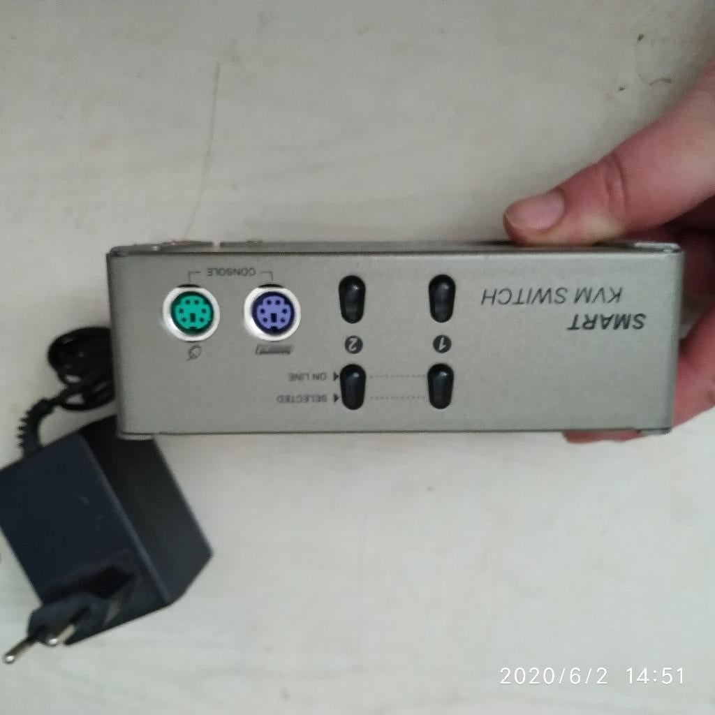 Q-tec 720SK Smart KVM Switch, Ophalen of Verzenden, Gebruikt