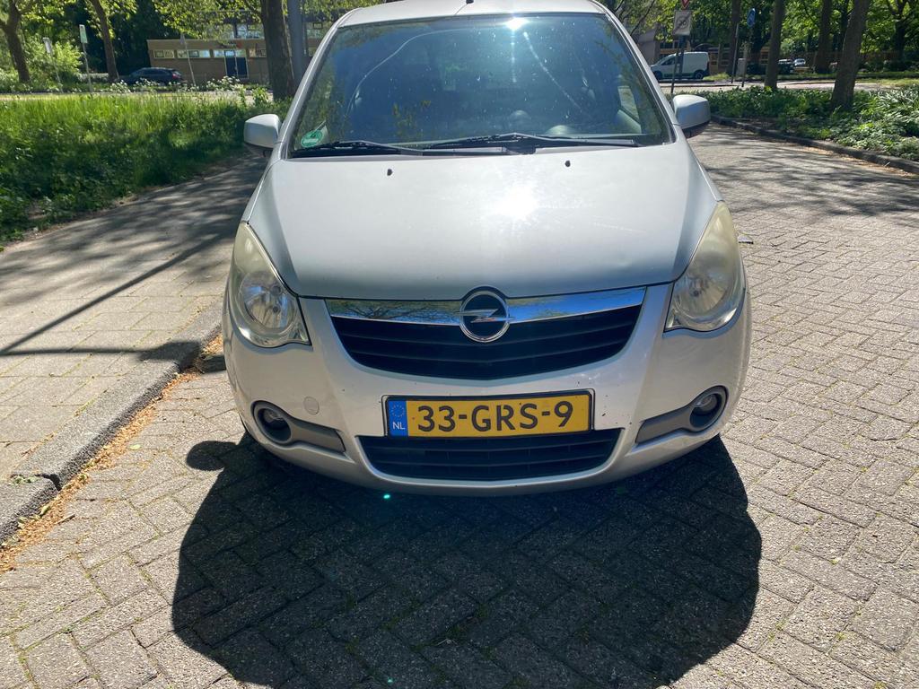 Opel Agila 1.2 16V 2008 Grijs, Auto's, Voorwielaandrijving, Stof, 40 €/maand, 4 cilinders