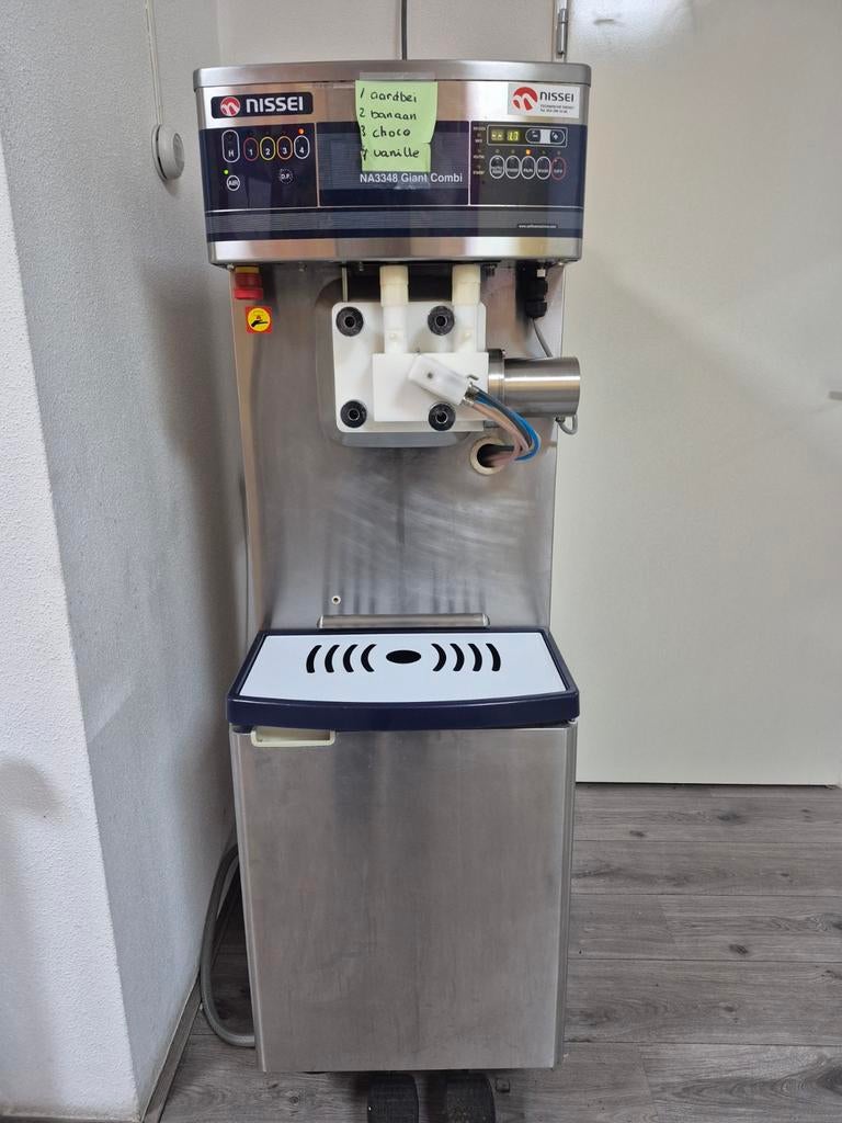 Nissei NA3348 Giant Combi Softijsmachine, Ophalen of Verzenden, Gebruikt, Overige typen