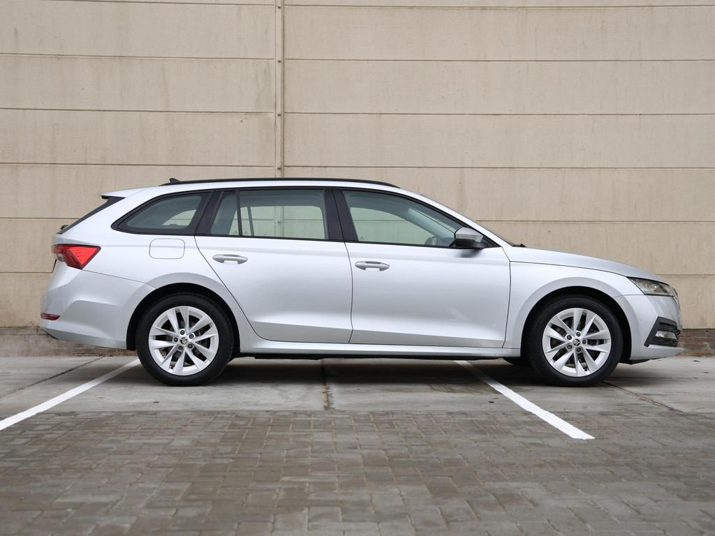 Skoda Octavia Combi 1.4 TSI iV PHEV Business Edition 204PK D, Auto's, Skoda, Stof, Gebruikt, Euro 6, 4 cilinders