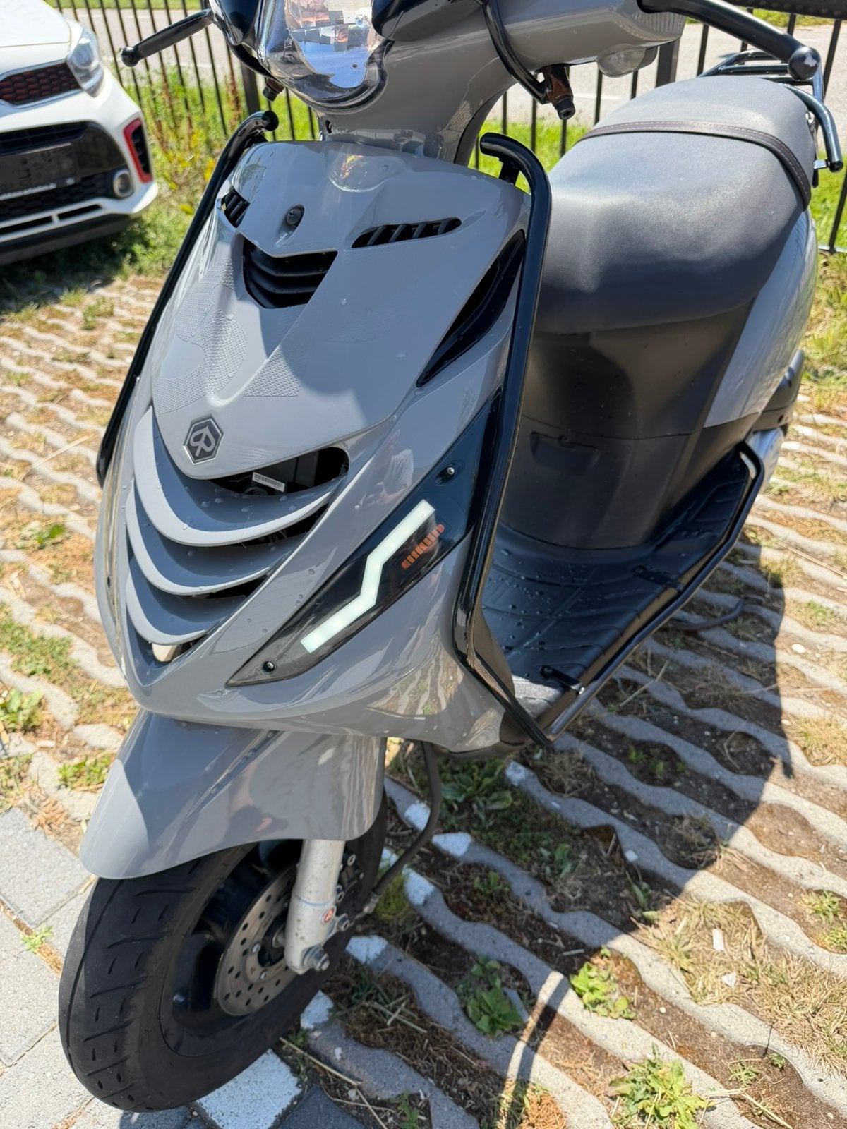 Piaggio zip 2024 brom garantie, Ophalen, Zo goed als nieuw, Benzine, Zip