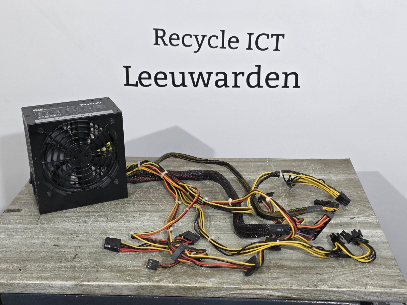 Cooler master 700w max voeding psu power supply rs-700-acab-, Computers en Software, Interne voedingen, Gebruikt, Ophalen of Verzenden