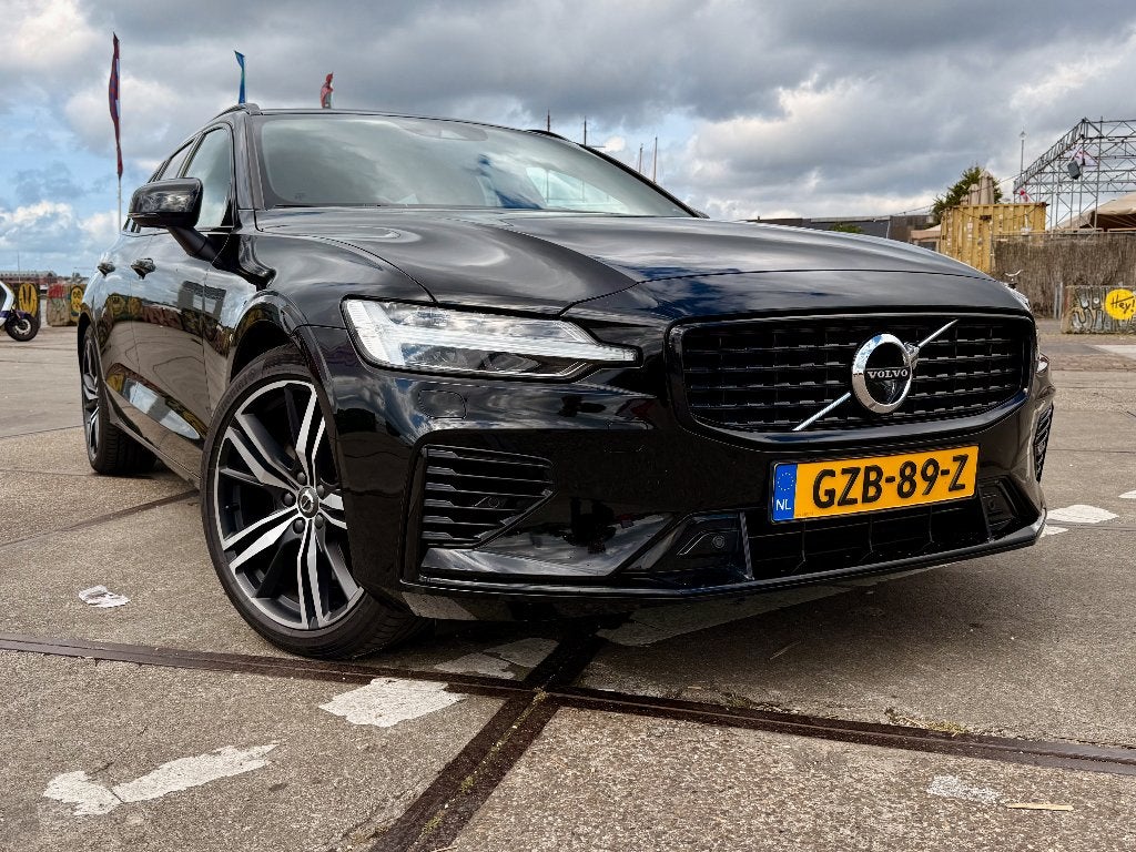 Volvo V60 T8 Twin Engine 390pk AWD Geartronic 2021 Zwart, Auto's, Volvo, Automaat, Zwart, Plug-in hybride, Geïmporteerd