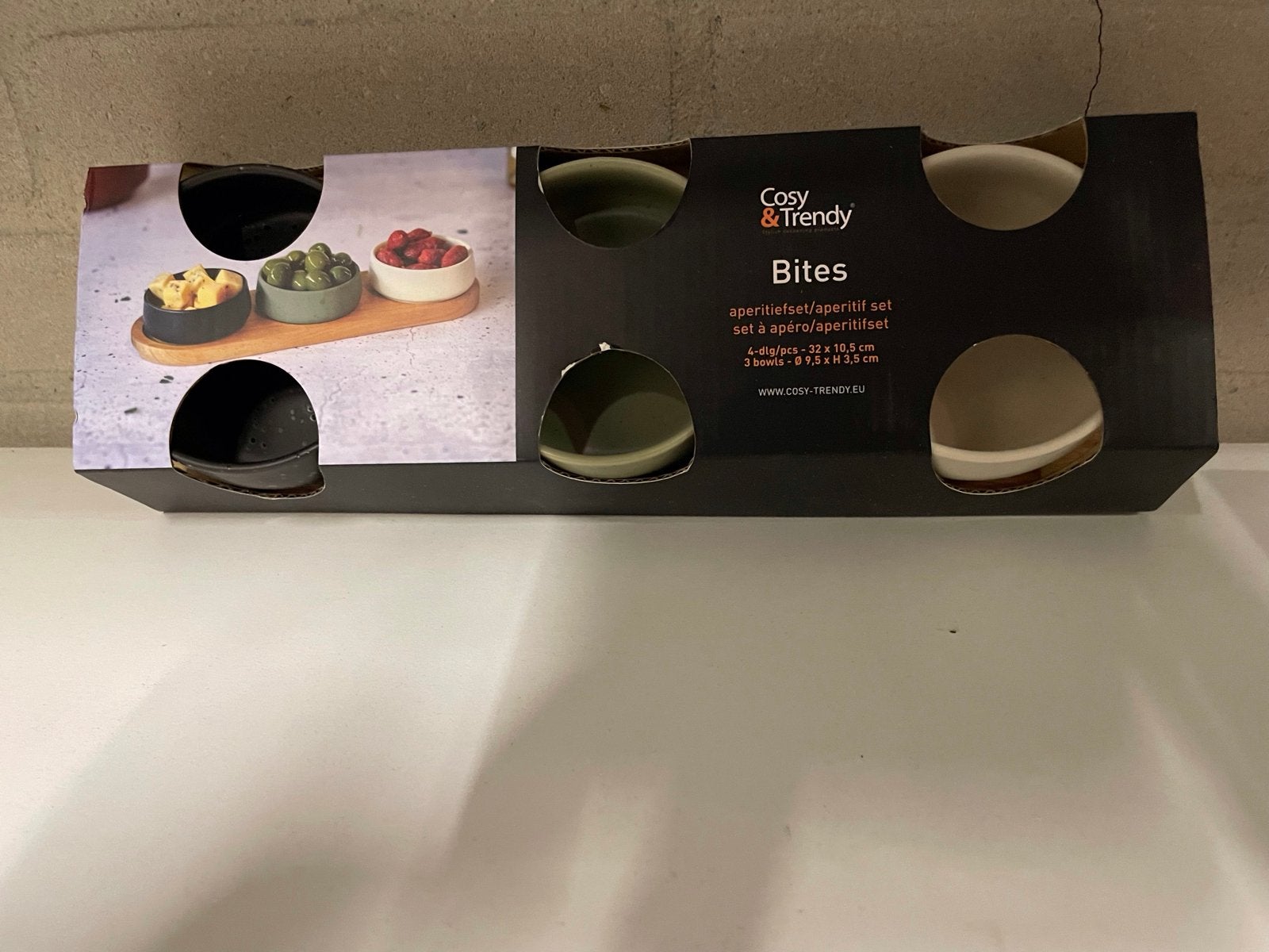 Cosy & Trendy Bites aperitiefset - 3 schaaltjes op houten pl, Overige merken, Verzenden, Keramiek, Nieuw