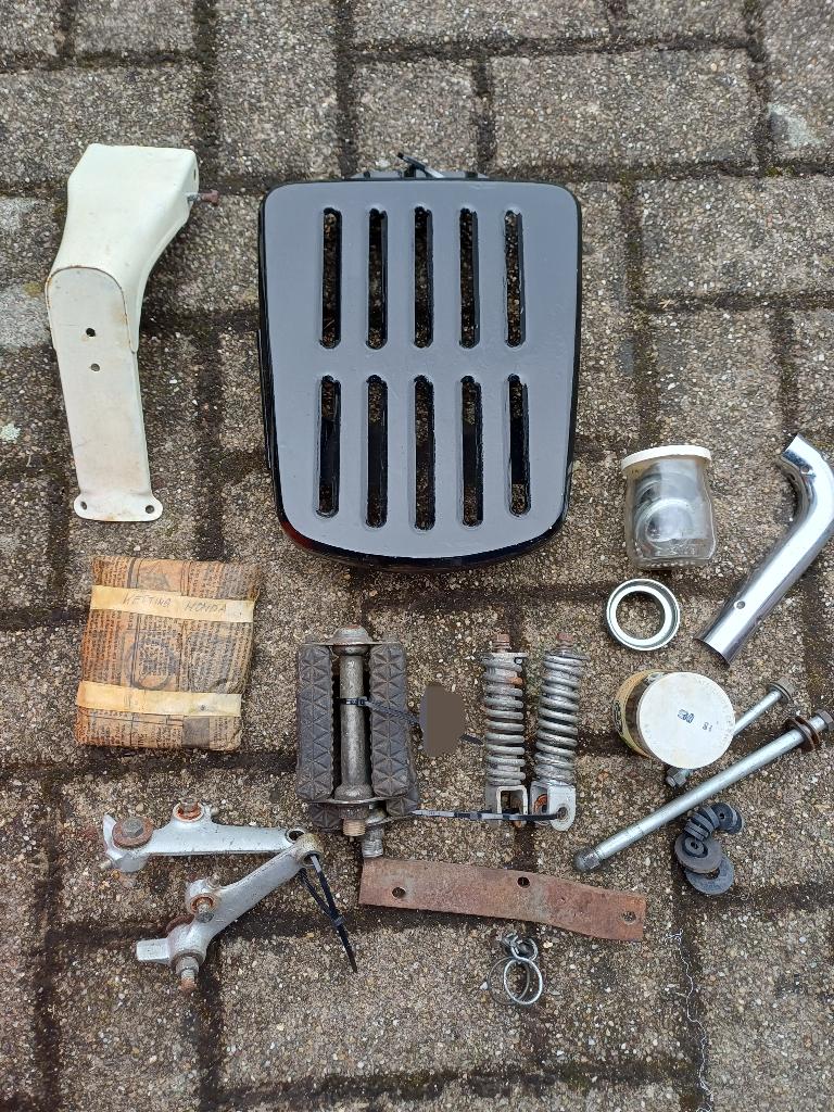 Honda pc50 jaren 1960 partij onderdelen, Fietsen en Brommers, Brommeronderdelen | Oldtimers, Ophalen of Verzenden, Gebruikt, Overige merken