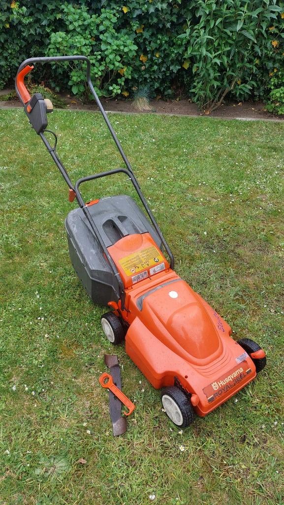 Husqvarna Elektrische Grasmaaier 220V met Opvangbak, Ophalen, Gebruikt, Elektrische grasmaaier, Opvangbak