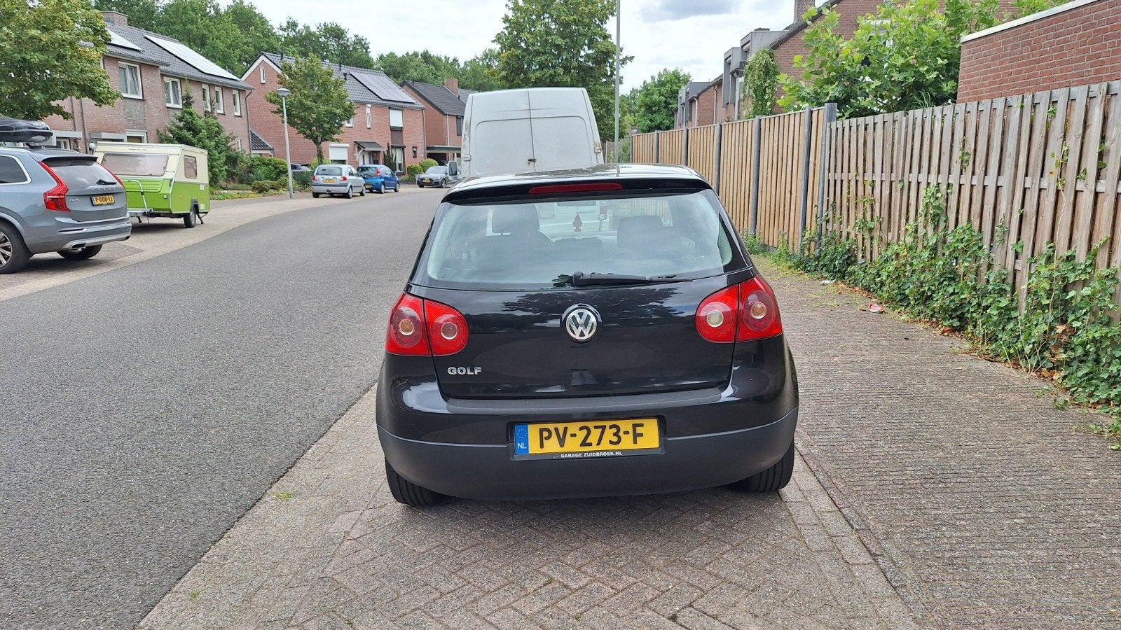 Volkswagen golf 2004 Zwart apk 12-Aug 2026, Auto's, Voorwielaandrijving, Stof, 4 cilinders, 620 kg