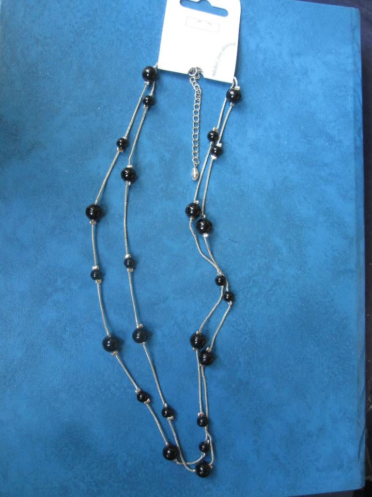 Zwarte bolletjes dubbele ketting (nieuw), Sieraden, Tassen en Uiterlijk, Kettingen, Ophalen of Verzenden, Nieuw, Zwart, Overige materialen