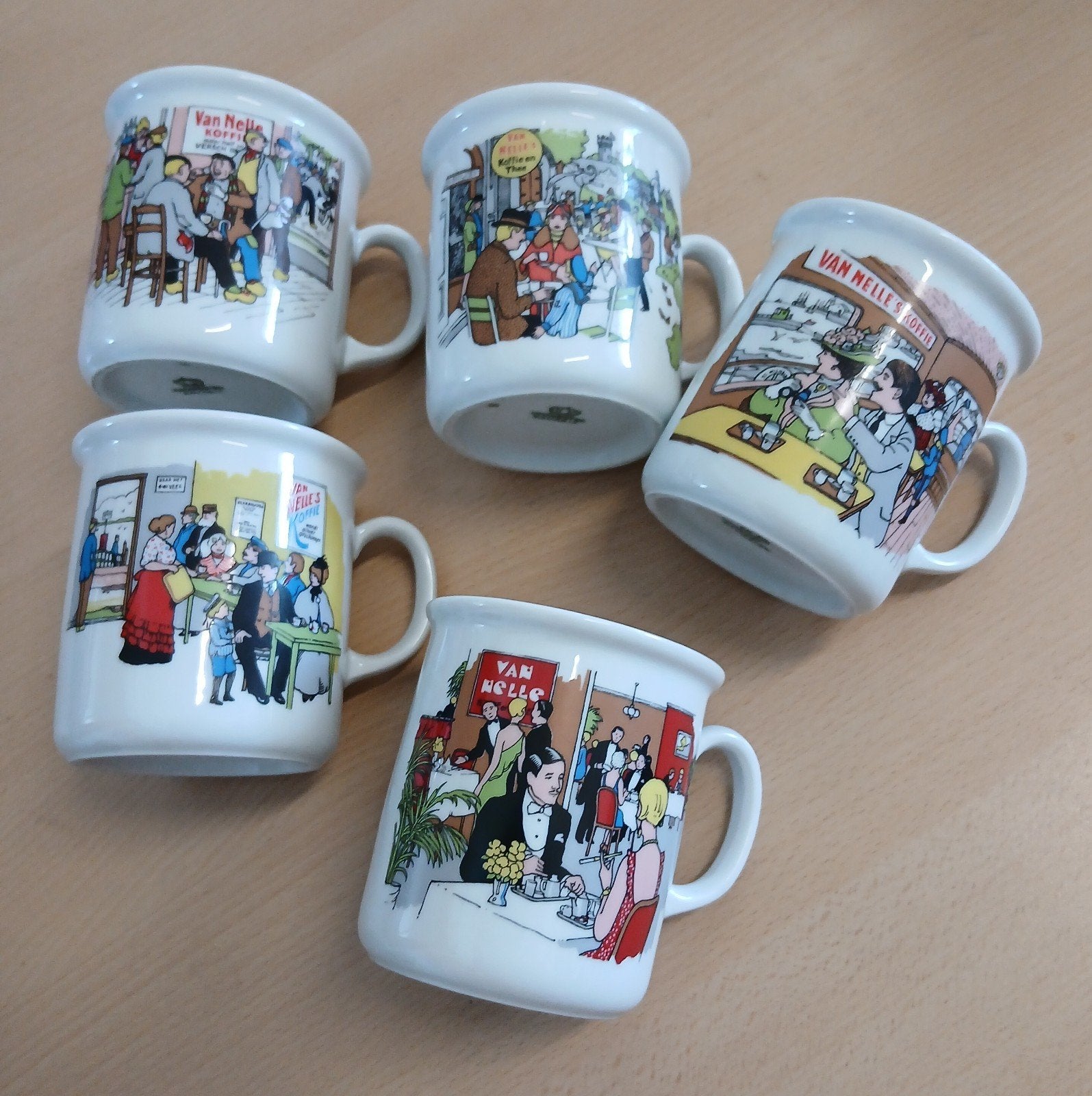 5 Van Nelle mokken, Ophalen of Verzenden, Porselein, Overige stijlen, Kop(pen) en/of Schotel(s)