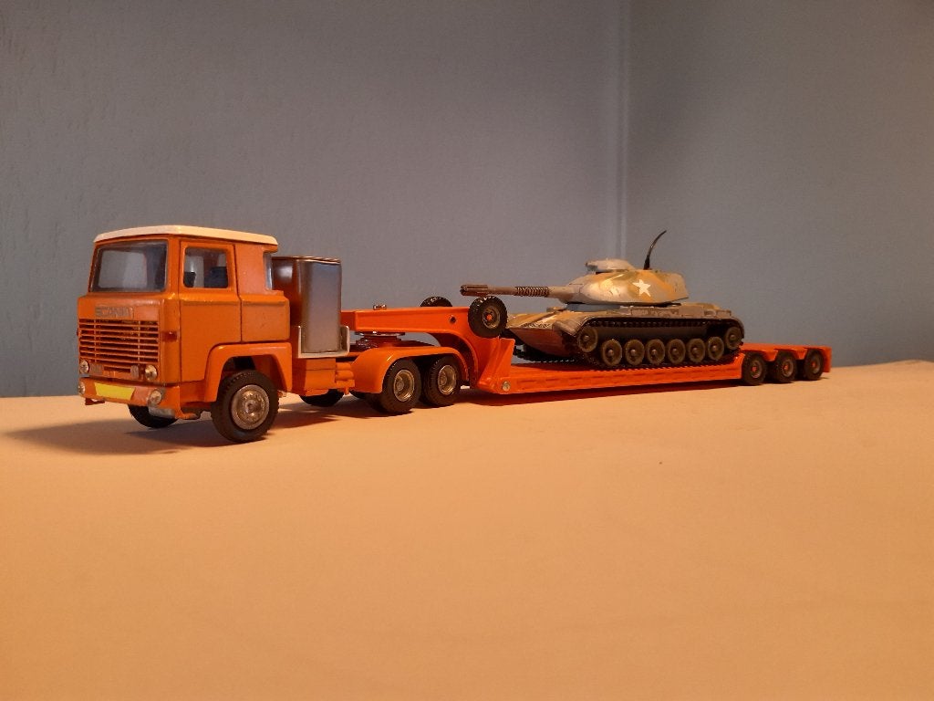 Nacoral Scania 140 V8 truck met dieplader en Corgi M60 tank, Ophalen of Verzenden, Gebruikt, Bus of Vrachtwagen, Overige merken