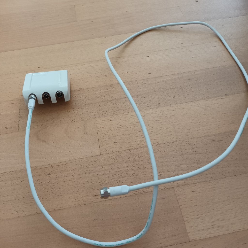 Splitter met kabel  UMU1006, Ophalen of Verzenden, Minder dan 2 meter