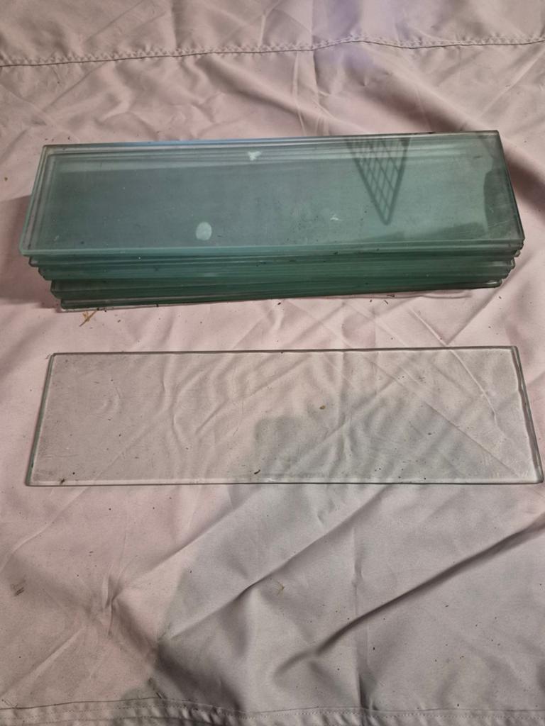 Diverse glasplaten en bevestigingsmaterialen, Doe-het-zelf en Verbouw, Glas en Ramen, Ophalen, Gebruikt, Minder dan 80 cm, Minder dan 80 cm