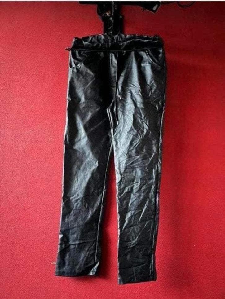 Donkerblauwe coated jogger Made in Italy maat 38/42. NIEUW, Maat 38/40 (M), Blauw, Nieuw, Ophalen of Verzenden