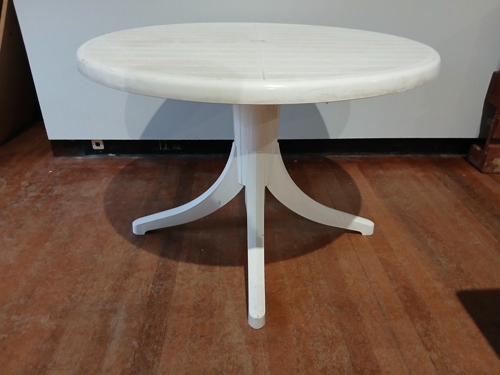 Ronde kunststof tuintafel  diameter 100 cm, Ophalen, Gebruikt