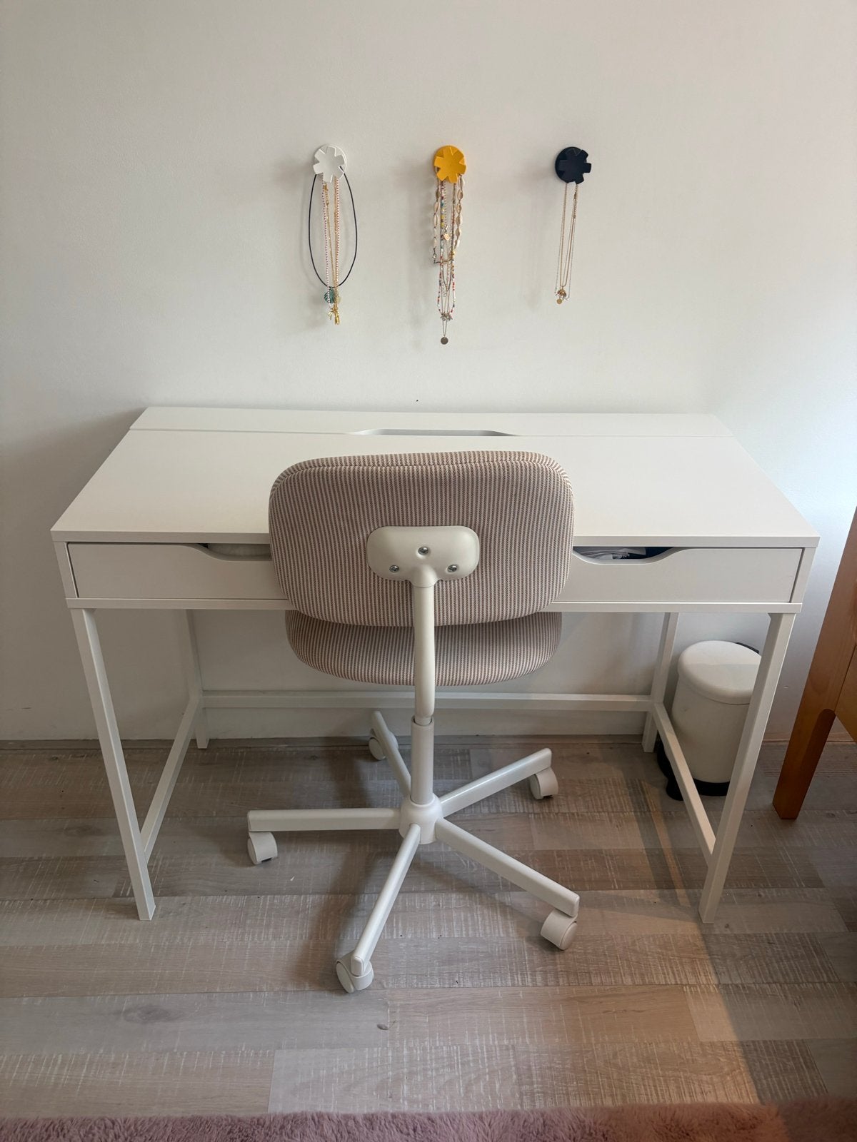 IKEA Bureau - goed condition, Ophalen, Met lades, Spaanplaat of MDF, Zo goed als nieuw