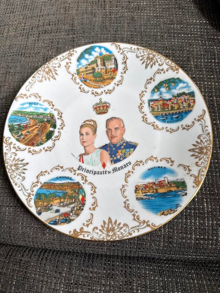 Monaco sierbord met portretten en stadsgezichten, Verzamelen, Ophalen of Verzenden, Servies