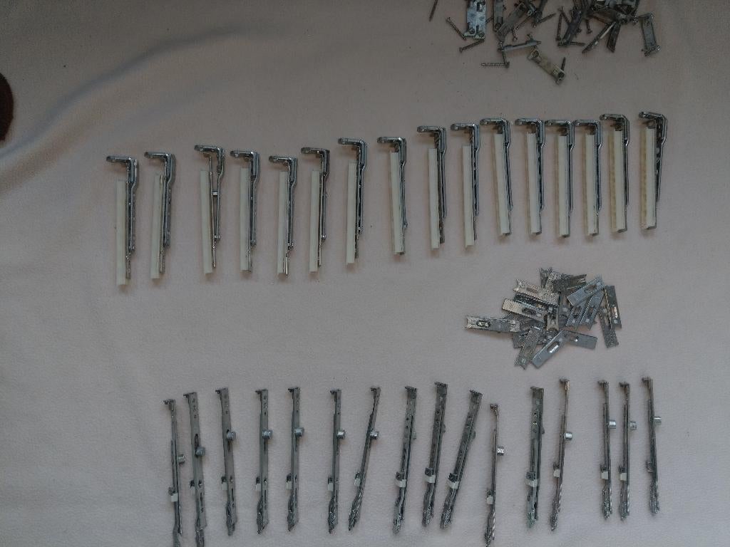 Maco draaischarnier,eindafsluiting,platen e.d. voor 16 ramen, Ophalen, Gebruikt, Gevelraam of Ruit, 160 cm of meer